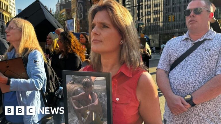 Bereaved parents demand social media firms 'protect children'