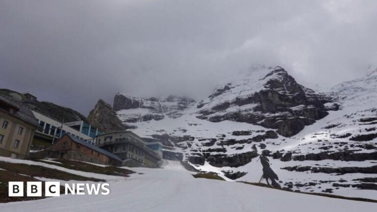 Two dead in Swiss mountain avalanche
